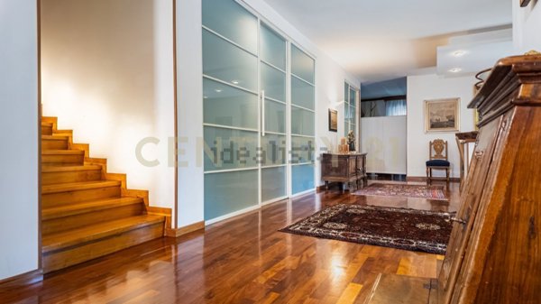 casa indipendente in vendita a Sacrofano in zona Monte Caminetto