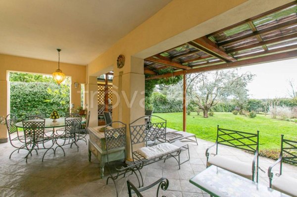 casa indipendente in vendita a Sacrofano in zona Monte Caminetto