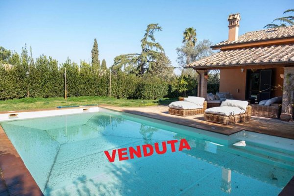 casa indipendente in vendita a Sacrofano in zona Monte Caminetto
