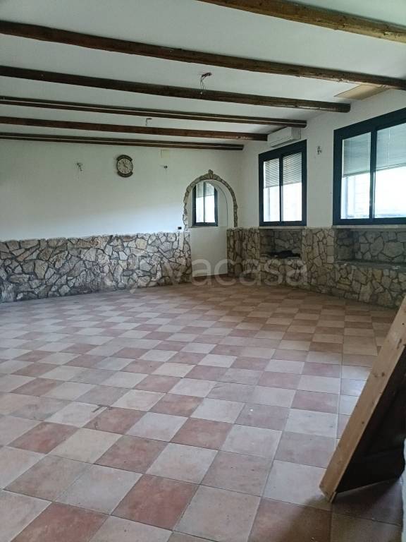 negozio in vendita a Sacrofano in zona Borgo Pineto