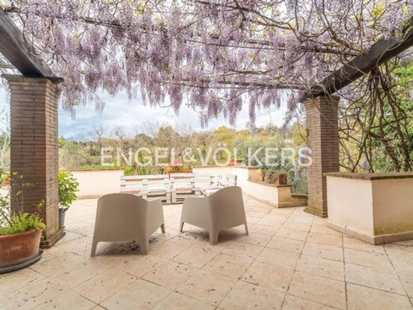 casa indipendente in vendita a Sacrofano in zona Monte Caminetto