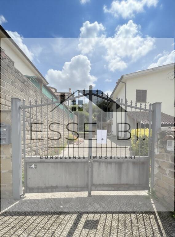 casa indipendente in vendita a Sacrofano in zona Santa Maria