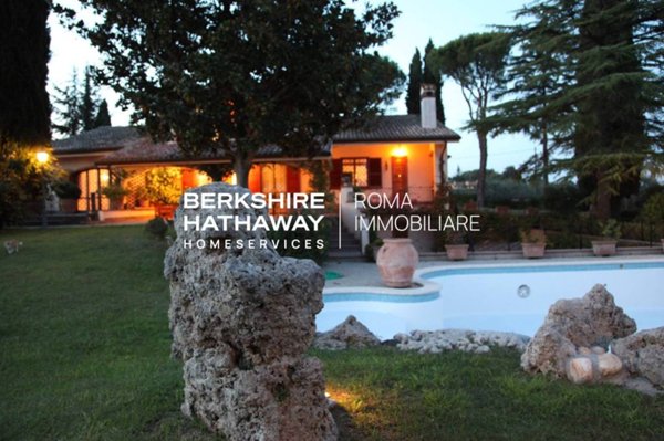 casa indipendente in vendita a Sacrofano