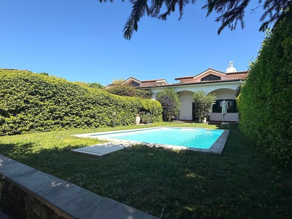 casa indipendente in vendita a Sacrofano