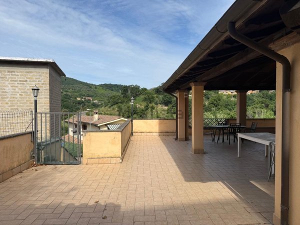casa indipendente in vendita a Sacrofano in zona Santa Maria