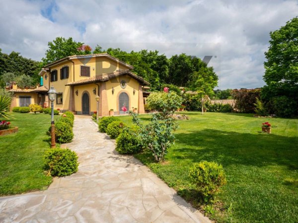 casa indipendente in vendita a Sacrofano