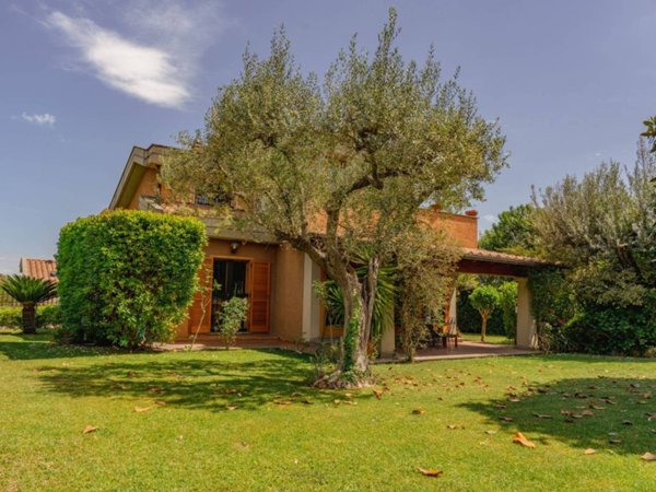 casa indipendente in vendita a Sacrofano