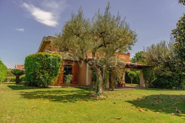 casa indipendente in vendita a Sacrofano