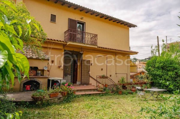 appartamento in vendita a Sacrofano in zona Santa Maria
