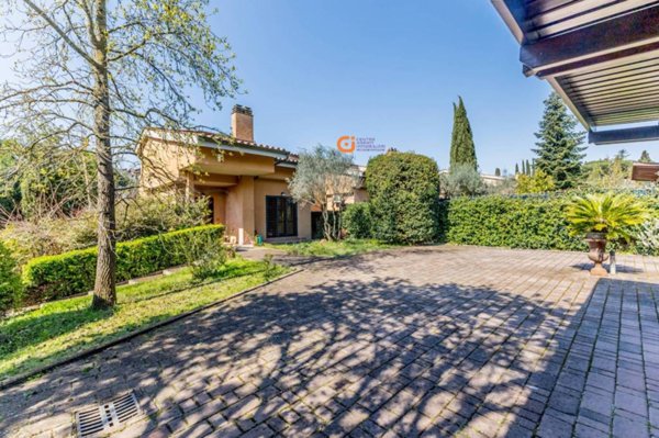casa indipendente in vendita a Sacrofano in zona Monte Caminetto