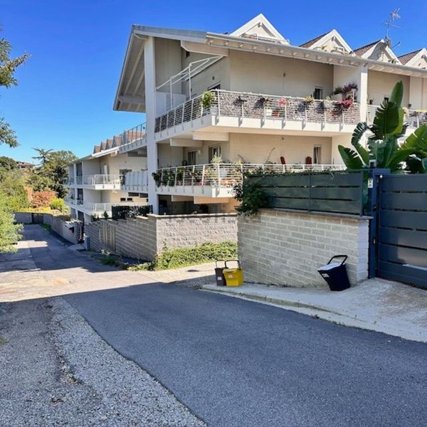 appartamento in vendita a Sacrofano in zona Guado Tufo