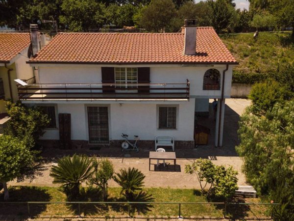 casa indipendente in vendita a Sacrofano in zona Petruscheto