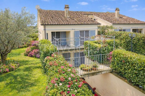 casa indipendente in vendita a Sacrofano in zona Monte Caminetto