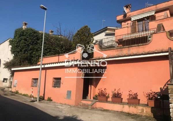 appartamento in vendita a Sacrofano in zona Santa Maria
