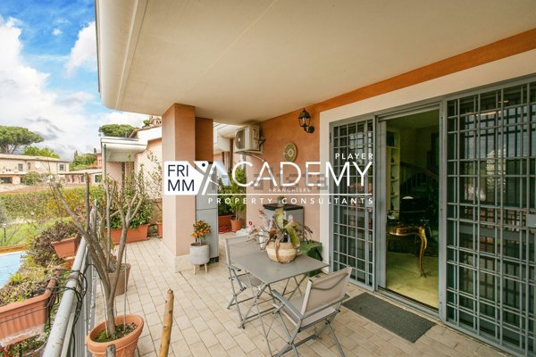 casa indipendente in vendita a Sacrofano in zona Monte Caminetto