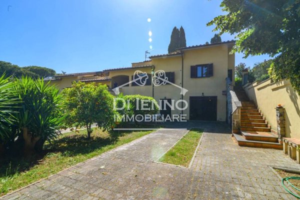 casa indipendente in vendita a Sacrofano in zona Monte Caminetto