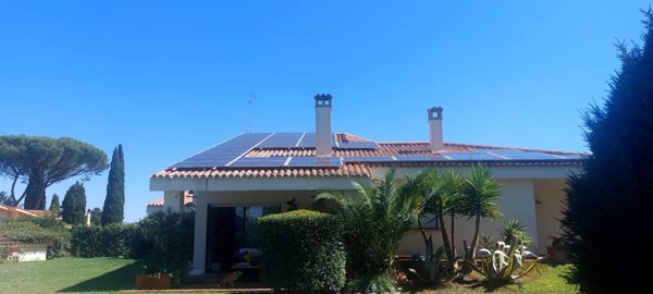 casa indipendente in vendita a Sacrofano in zona Monte Caminetto