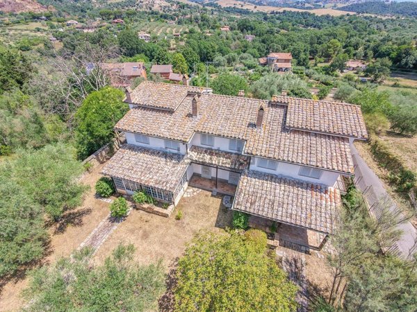 casa indipendente in vendita a Sacrofano in zona Guado Tufo