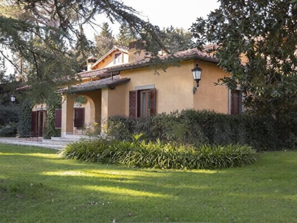 casa indipendente in vendita a Sacrofano in zona Guado Tufo