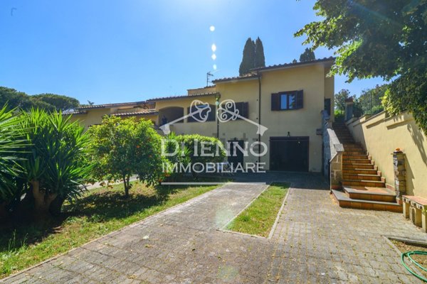 casa indipendente in vendita a Sacrofano in zona Monte Caminetto