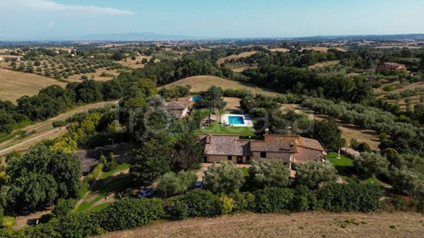 casa indipendente in vendita a Sacrofano in zona Borgo Pineto