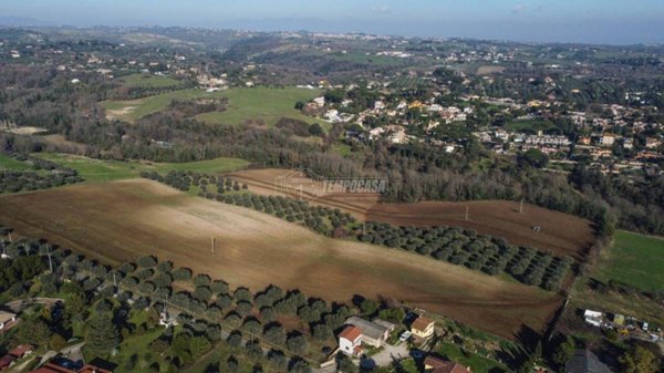 terreno in vendita a Sacrofano in zona Monte Caminetto