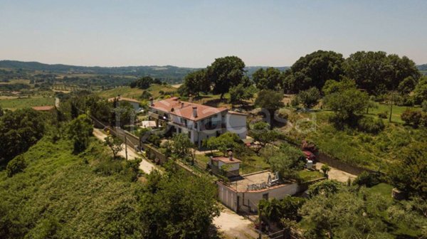 casa indipendente in vendita a Sacrofano in zona Borgo Pineto