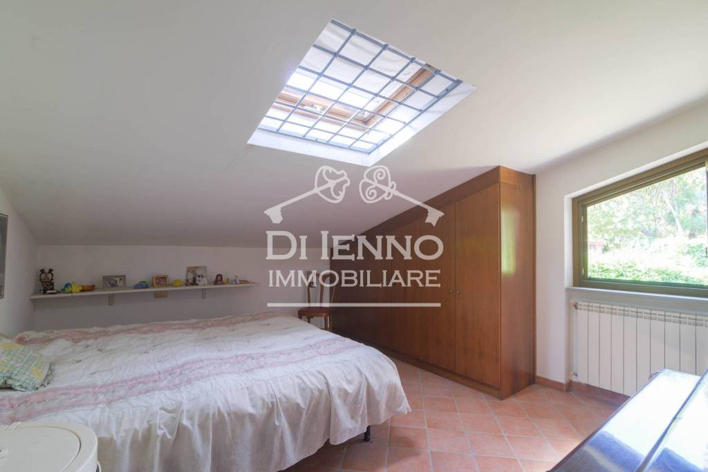 casa indipendente in vendita a Sacrofano in zona Monte Caminetto