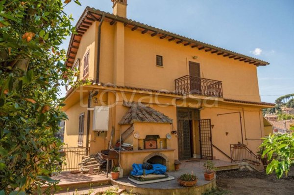 casa indipendente in vendita a Sacrofano in zona Santa Maria