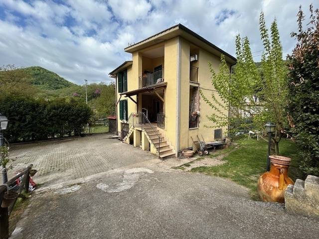 casa indipendente in vendita a Sambuci