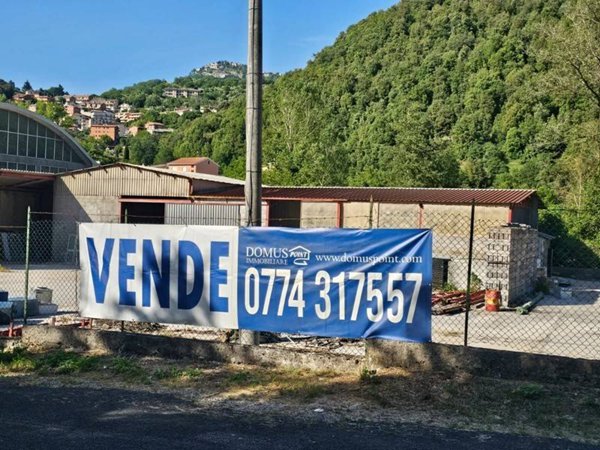 locale commerciale in vendita a Sambuci
