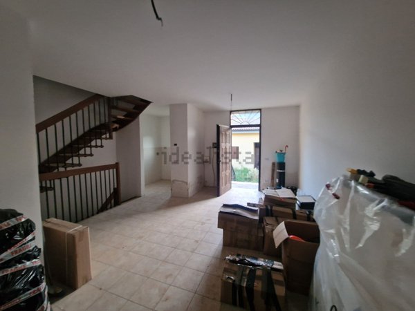 casa indipendente in vendita a Sambuci