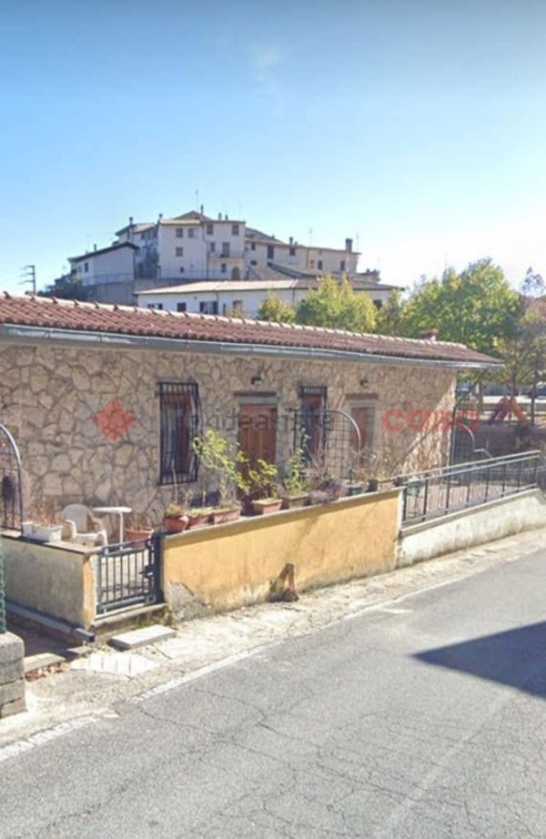 casa indipendente in vendita a Sambuci