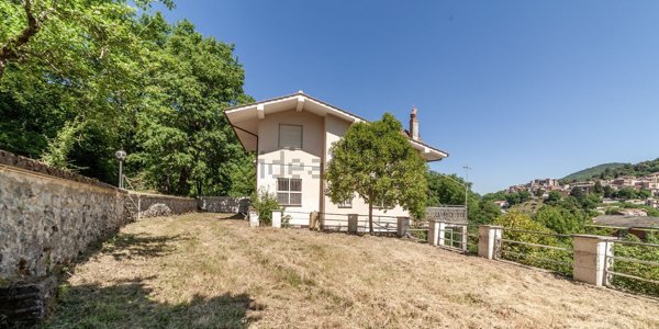 casa indipendente in vendita a Sambuci