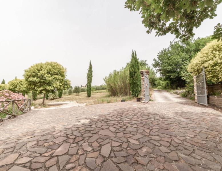 casa indipendente in vendita a San Gregorio da Sassola