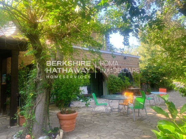 casa indipendente in vendita a San Gregorio da Sassola