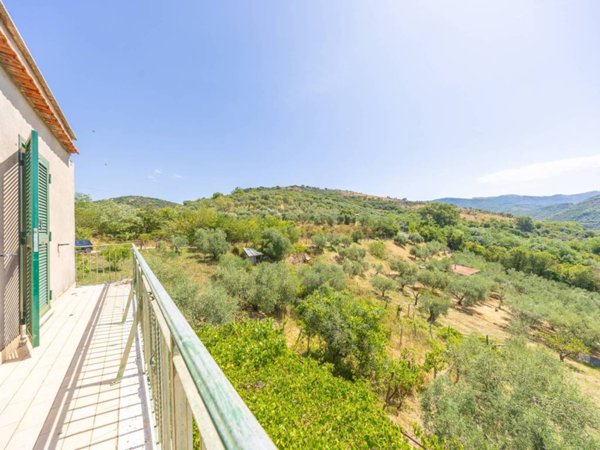 casa indipendente in vendita a San Gregorio da Sassola