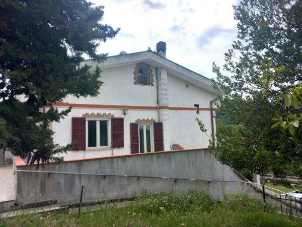 casa indipendente in vendita a San Gregorio da Sassola