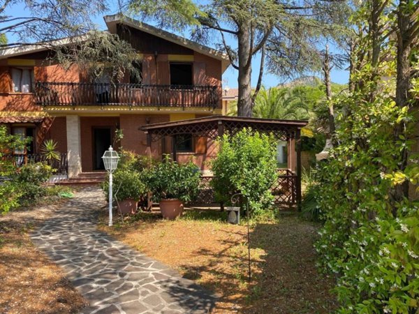 casa indipendente in vendita a San Polo dei Cavalieri