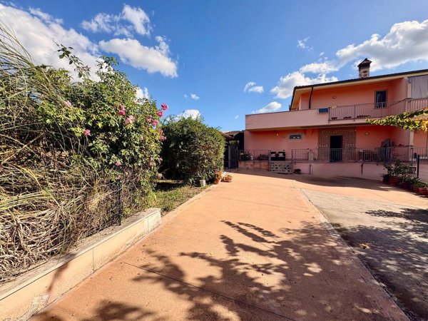 casa indipendente in vendita a San Polo dei Cavalieri