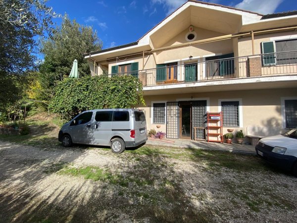 casa indipendente in vendita a San Polo dei Cavalieri