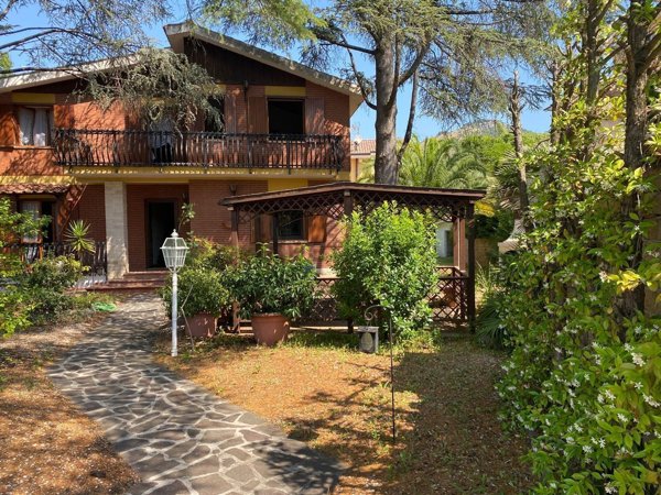 casa indipendente in vendita a San Polo dei Cavalieri