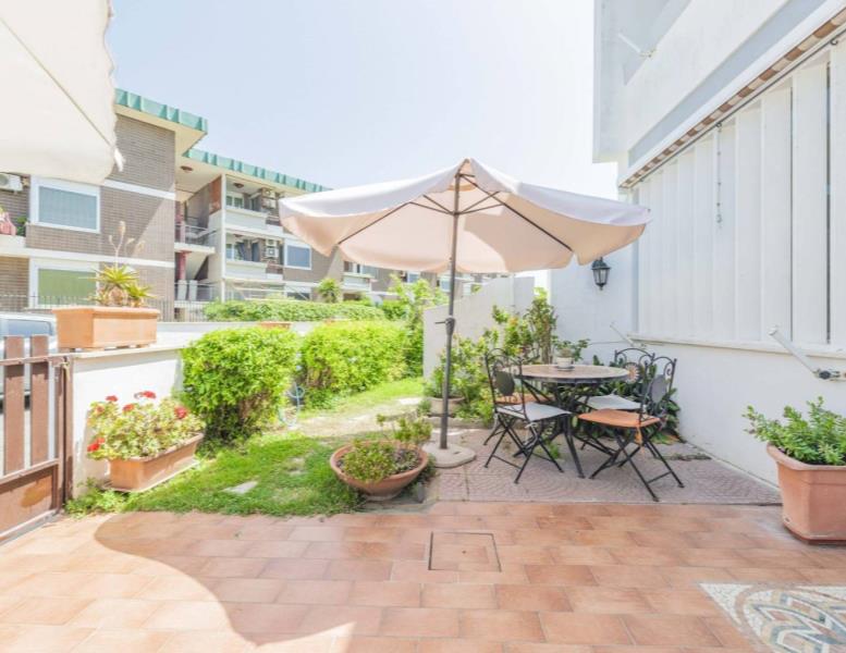 casa indipendente in vendita a Santa Marinella