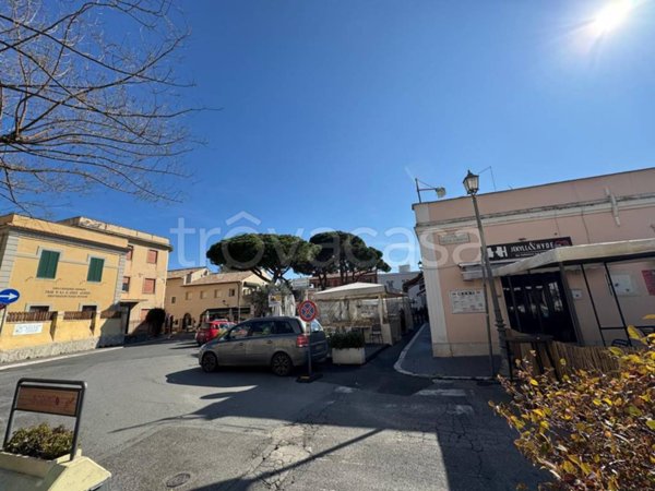 negozio in vendita a Santa Marinella