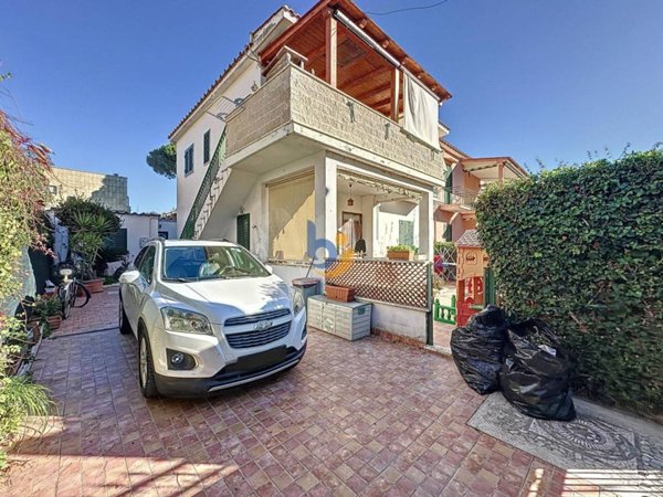 casa indipendente in vendita a Santa Marinella in zona Santa Severa