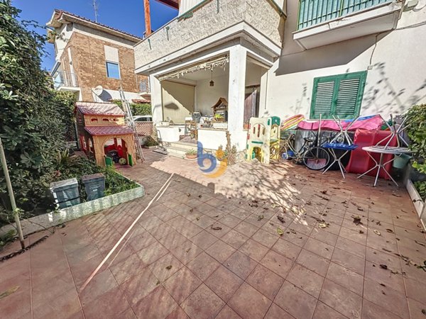 casa indipendente in vendita a Santa Marinella in zona Santa Severa