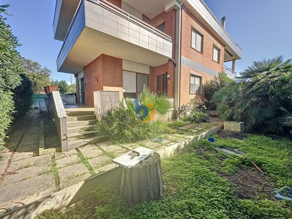 casa indipendente in vendita a Santa Marinella