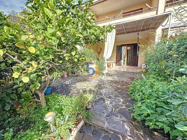casa indipendente in vendita a Santa Marinella