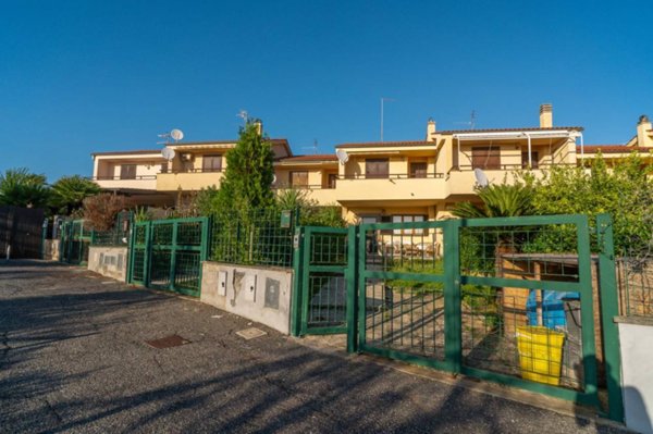 casa indipendente in vendita a Santa Marinella