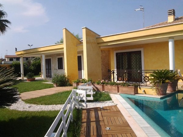 casa indipendente in vendita a Santa Marinella